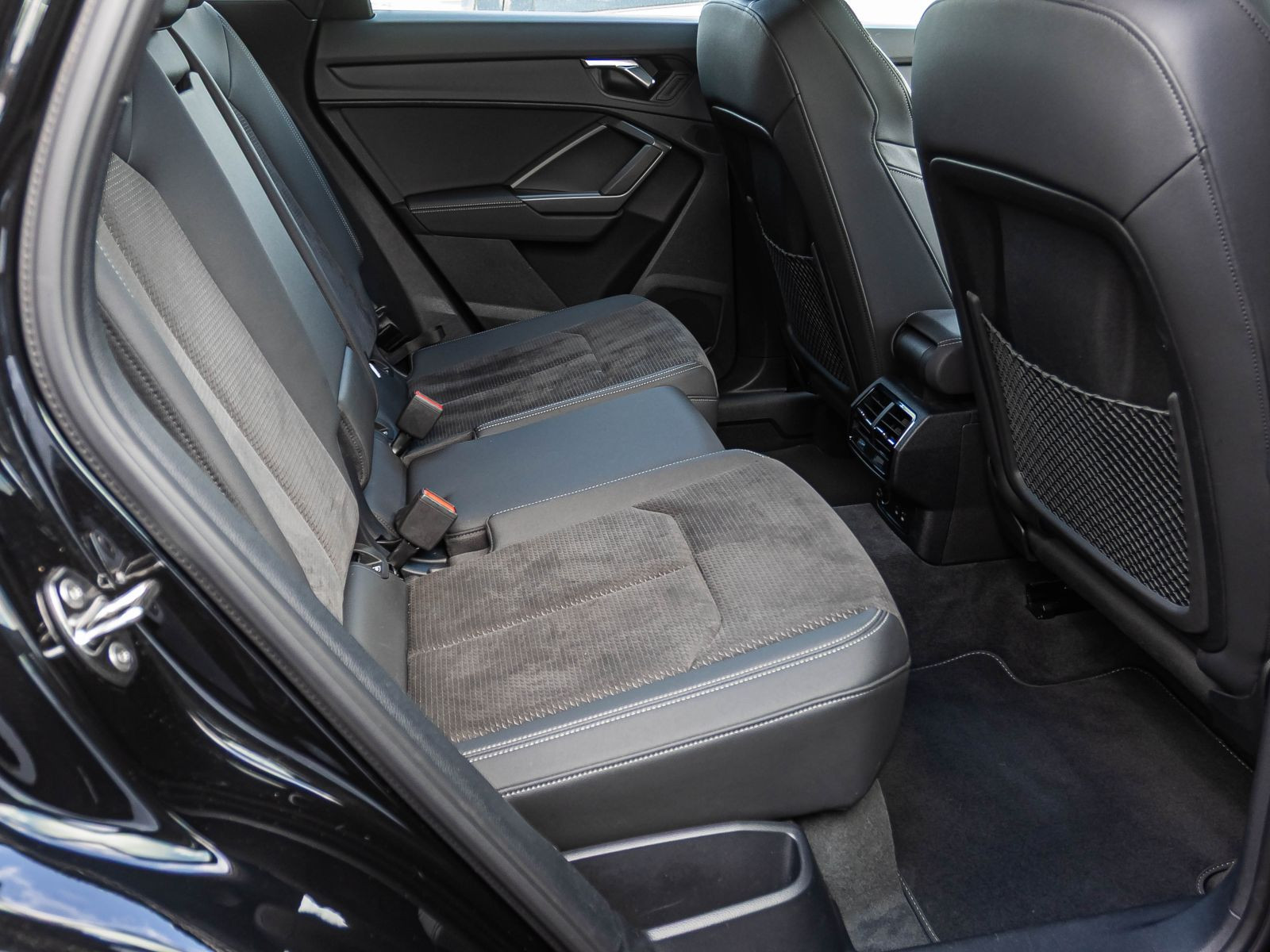 Audi Q3 S line 40TFSI qu Stronic Navi LED ACC CarPlay