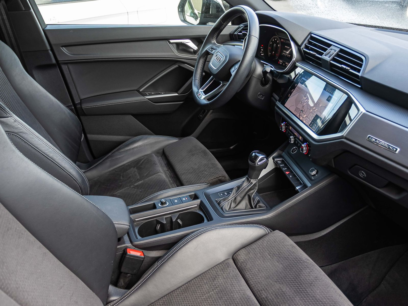 Audi Q3 S line 40TFSI qu Stronic Navi LED ACC CarPlay