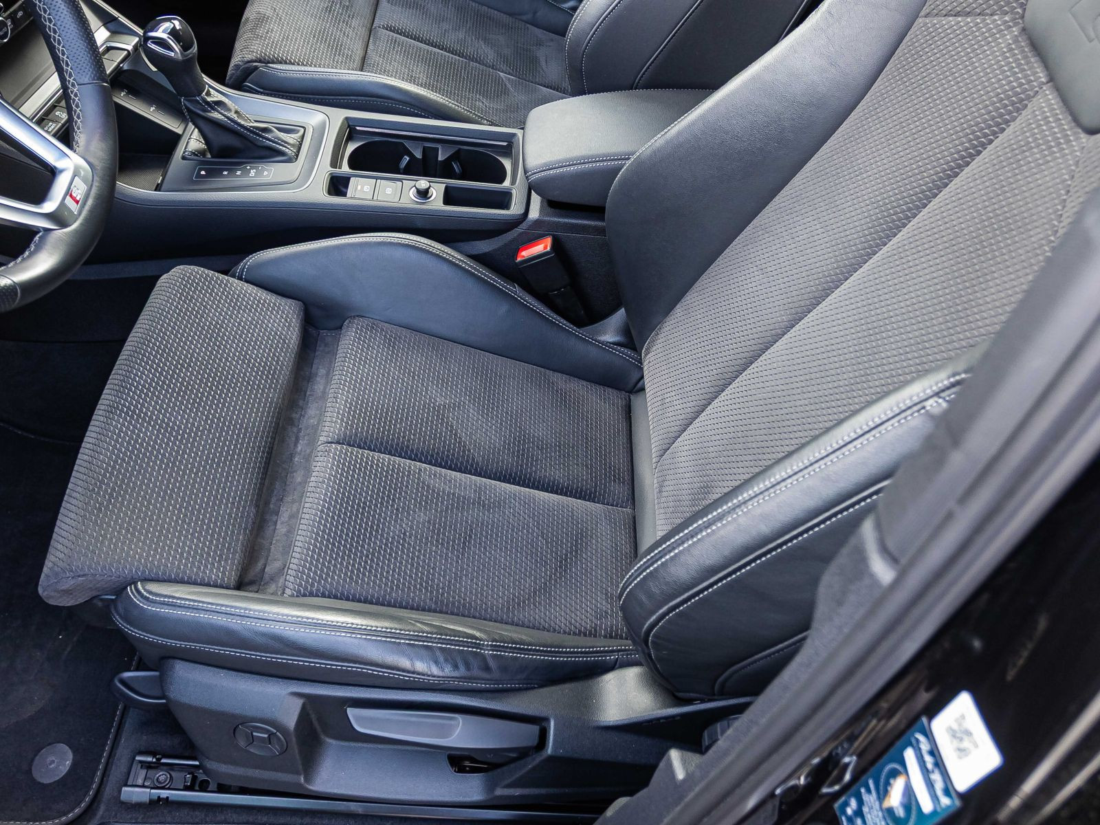 Audi Q3 S line 40TFSI qu Stronic Navi LED ACC CarPlay