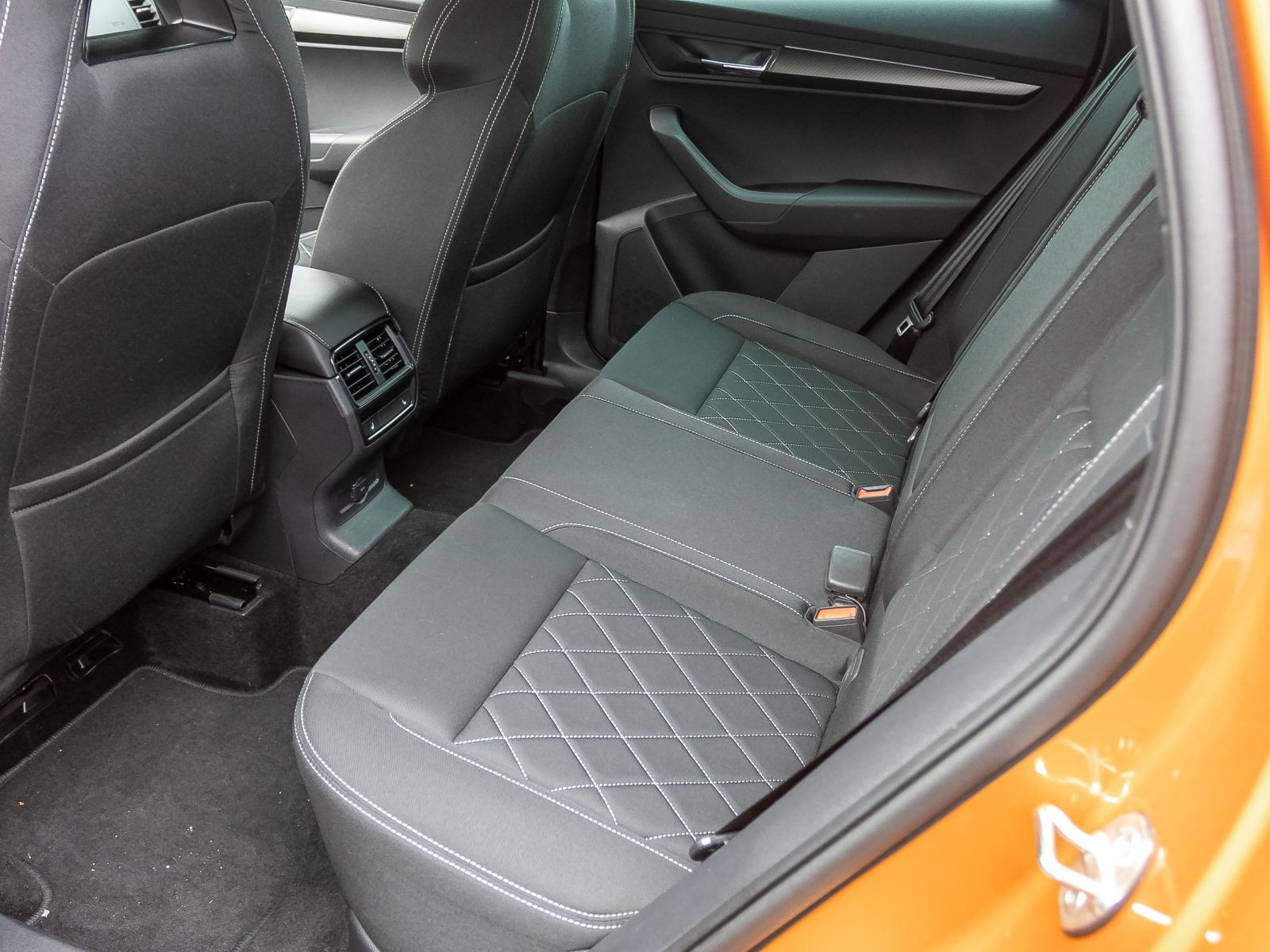 Skoda Karoq Sportline 2.0TDI DSG LED ACC AHK EPH