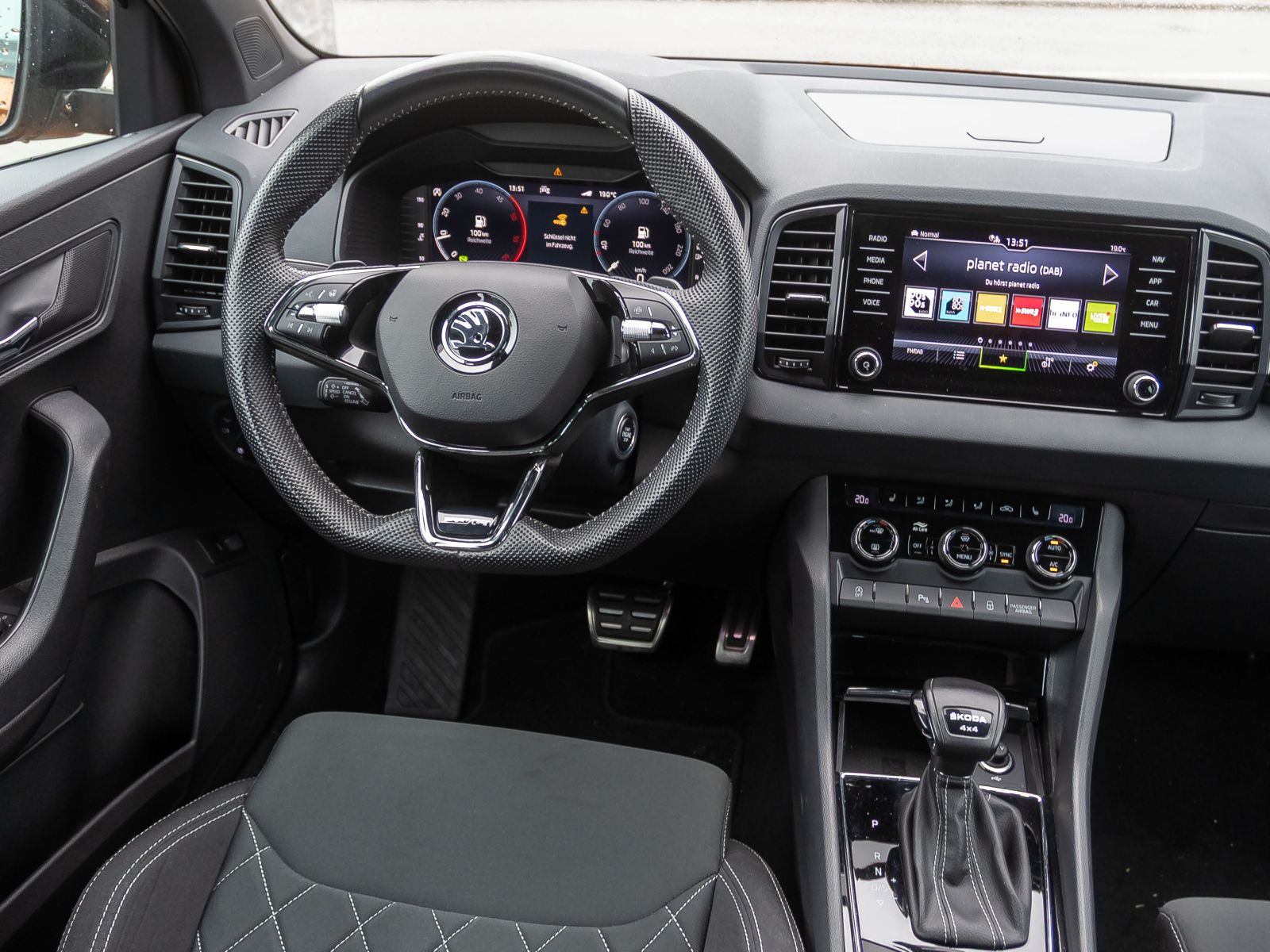 Skoda Karoq Sportline 2.0TDI DSG LED ACC AHK EPH