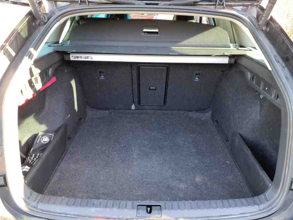 Skoda Octavia Combi SCOUT 2.0TDI 4x4 DSG HuD Navi ACC