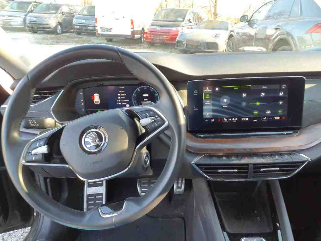 Skoda Octavia Combi SCOUT 2.0TDI 4x4 DSG HuD Navi ACC