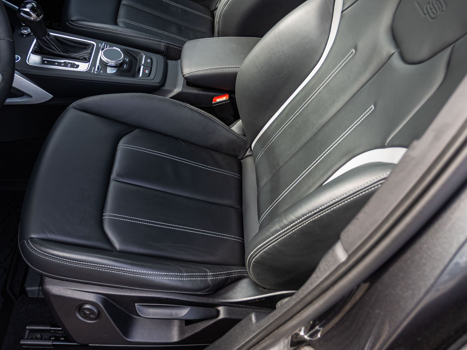Audi Q2 S line 40TFSI qu Stronic Navi LED ACC EPH AHK