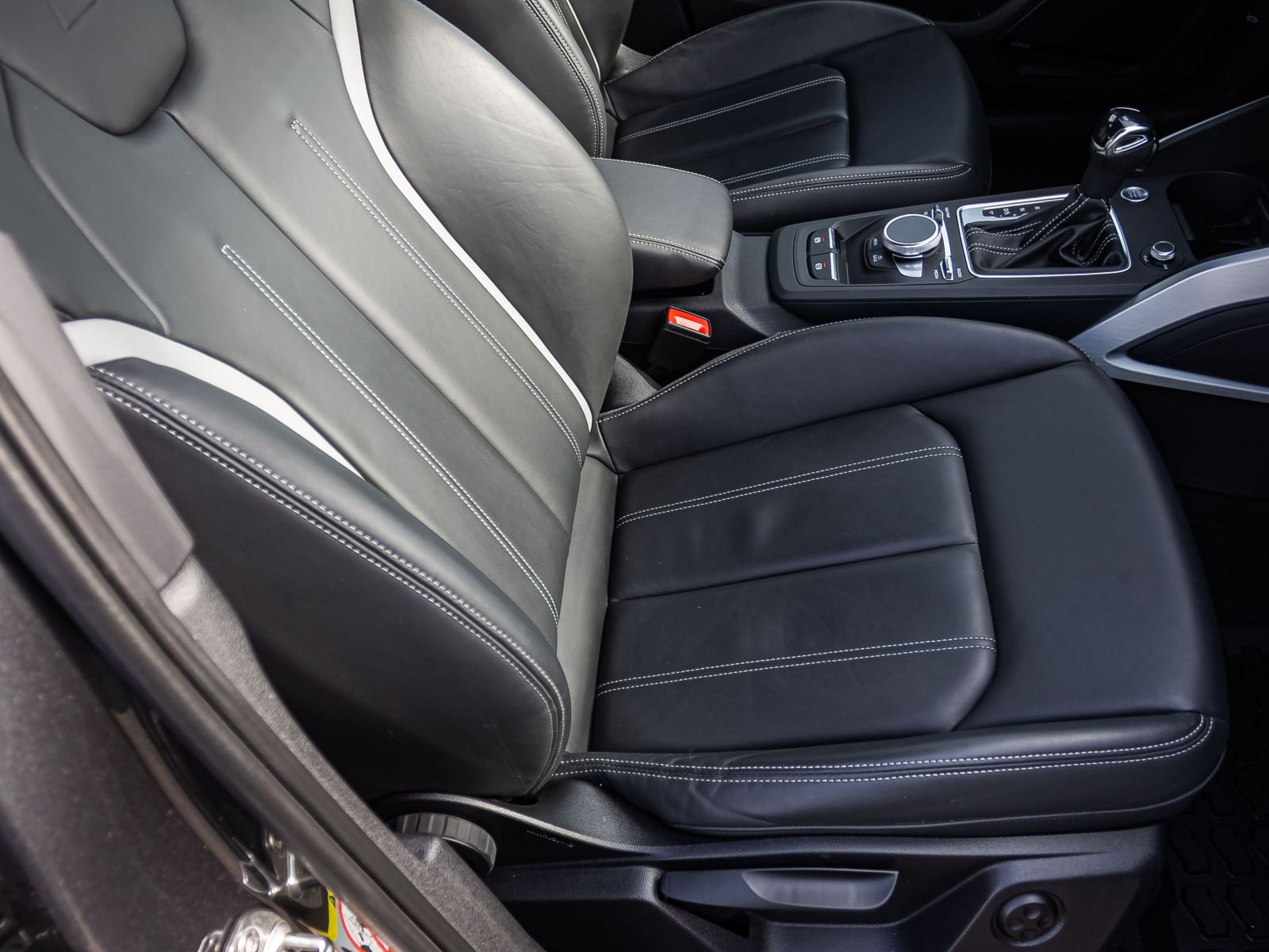 Audi Q2 S line 40TFSI qu Stronic Navi LED ACC EPH AHK