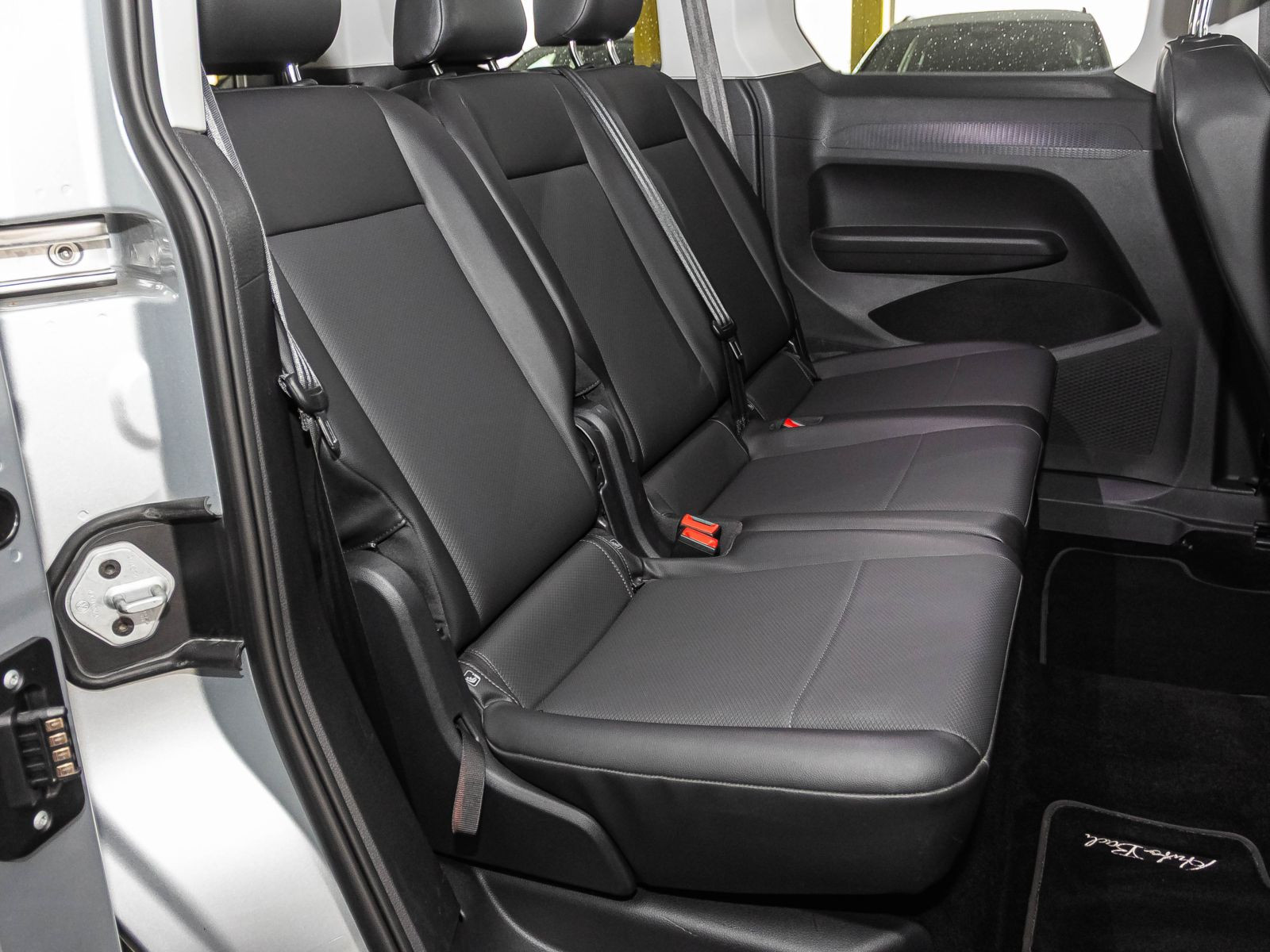 Volkswagen Caddy Kombi 2.0 TDI Basis, App-Connect, Klima, Parkpilot