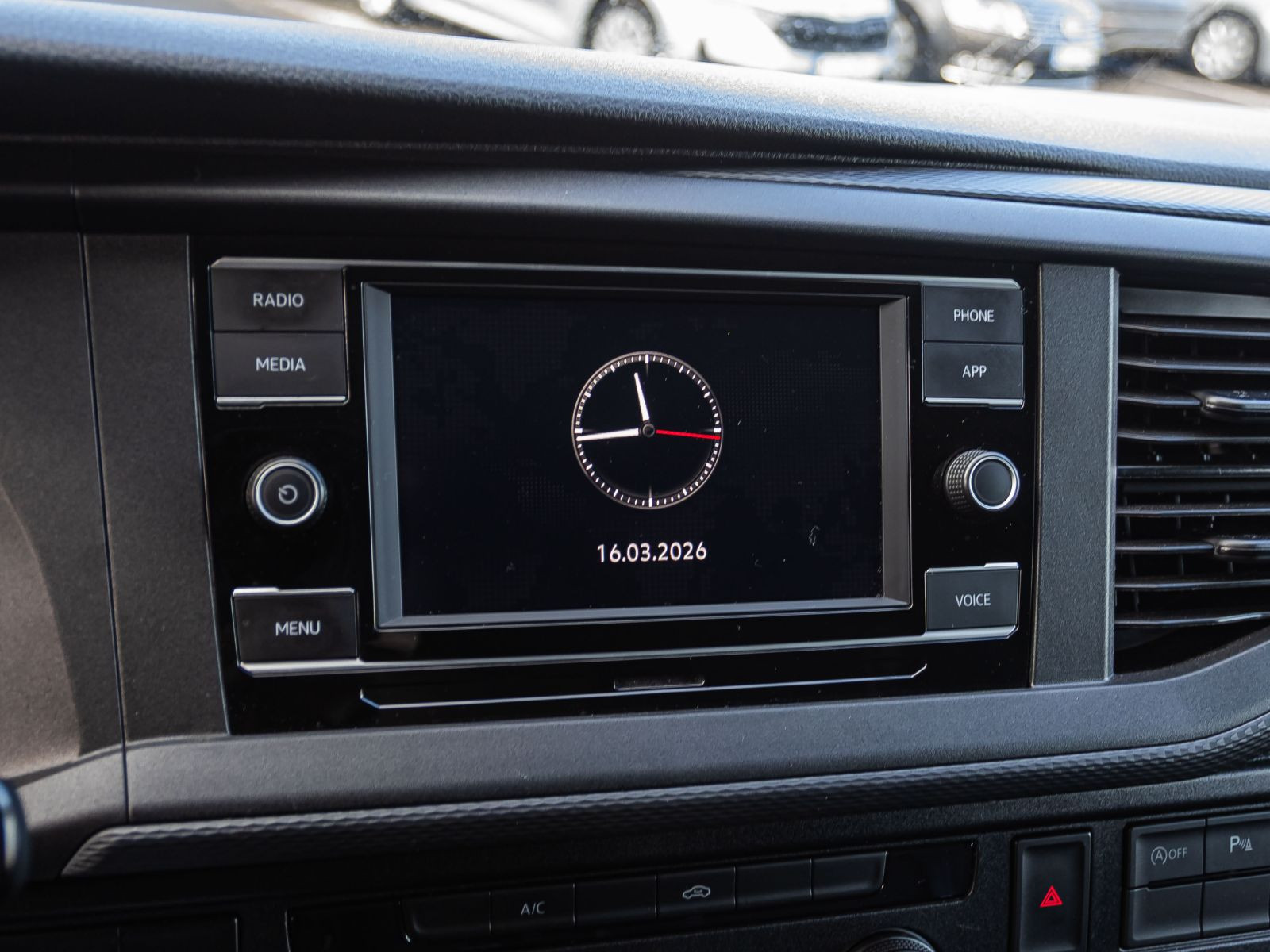 Volkswagen T6.1 Transporter 2.0 TDI DSG 4Motion Kasten, Standheizung, Klima, Parkpilot, App-Connect