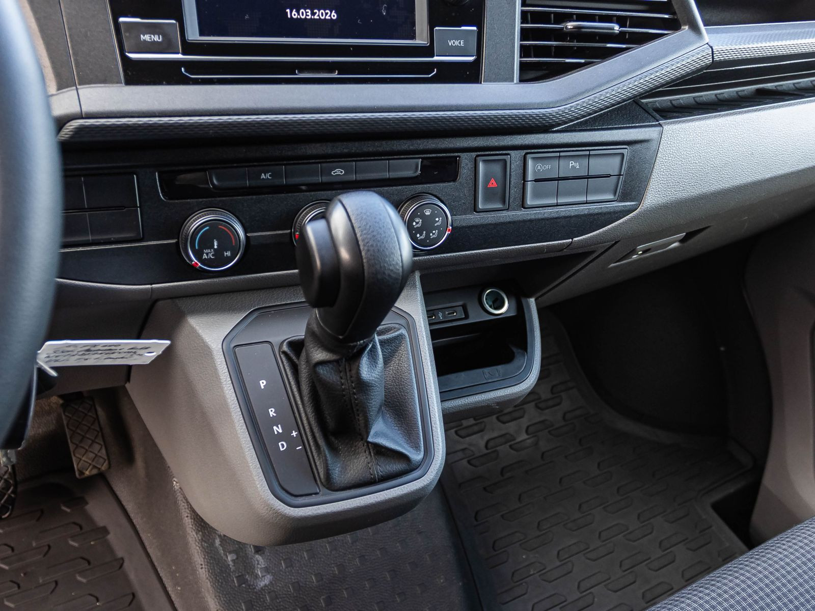 Volkswagen T6.1 Transporter 2.0 TDI DSG 4Motion Kasten, Standheizung, Klima, Parkpilot, App-Connect