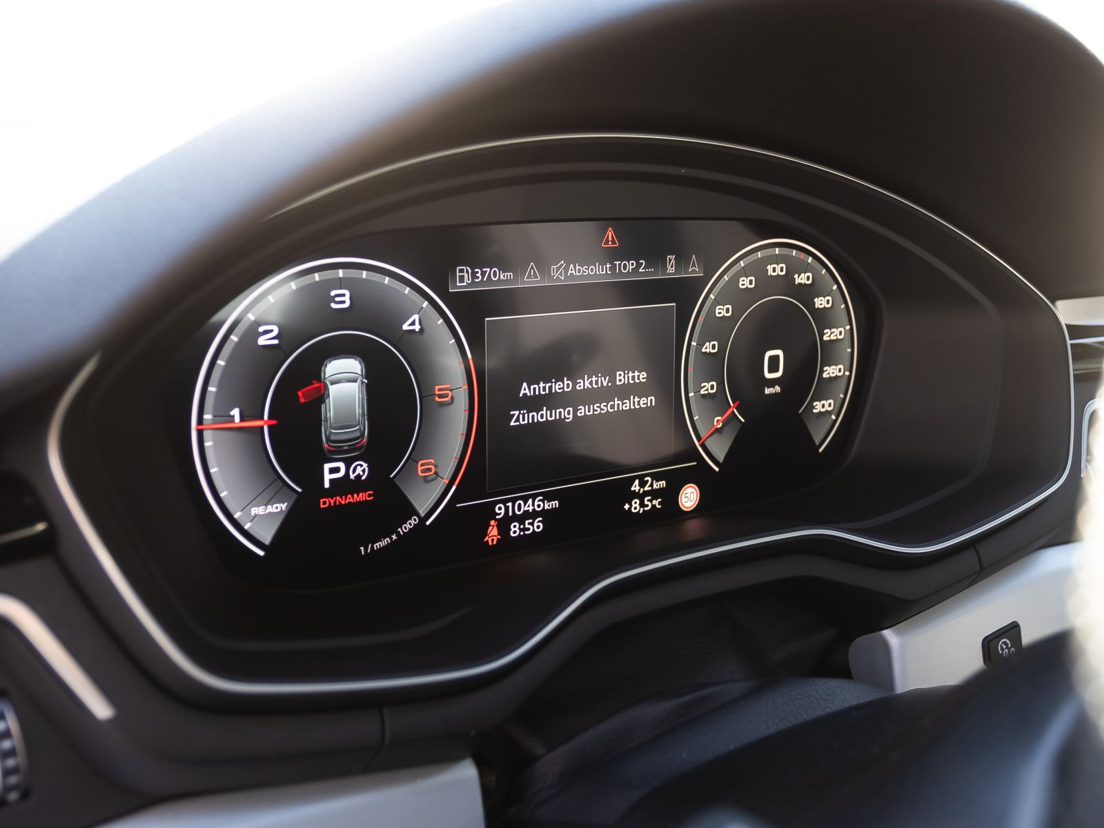 Audi A4 Avant S line Competition 40TDI qu Stronic Navi LED GRA AHK