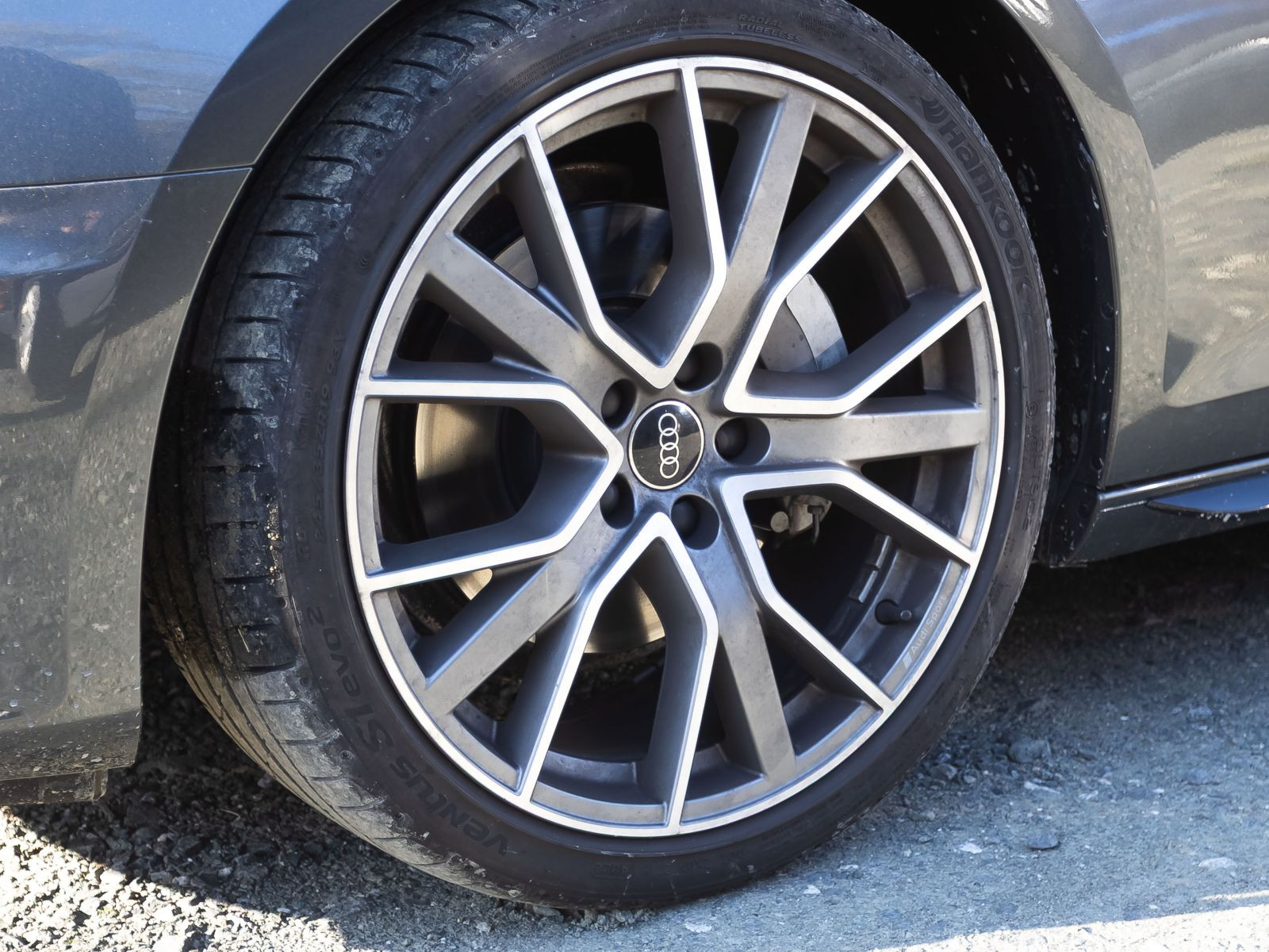 Audi A4 Avant S line Competition 40TDI qu Stronic Navi LED GRA AHK