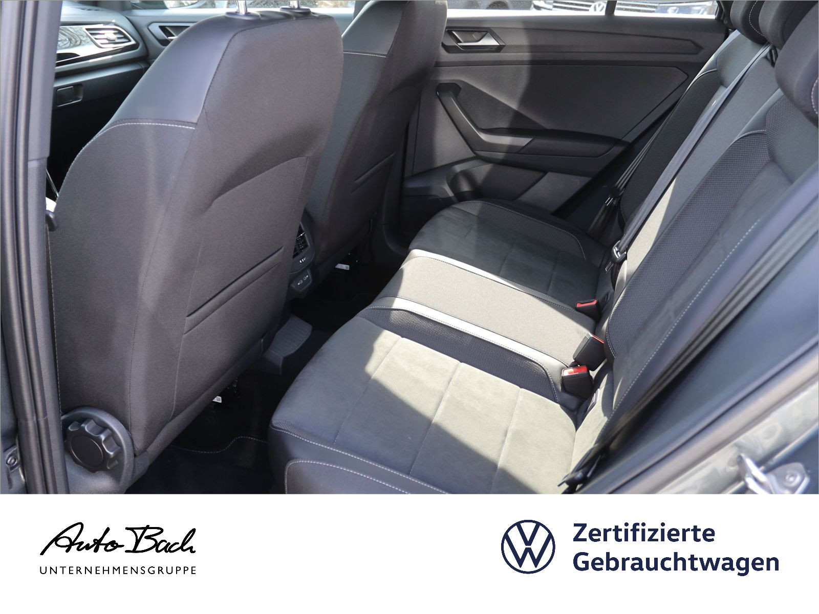 Volkswagen T-ROC 1.5 TSI DSG R-Line, Navi, LED, AHK, Rückfahrkamera, App-Connect