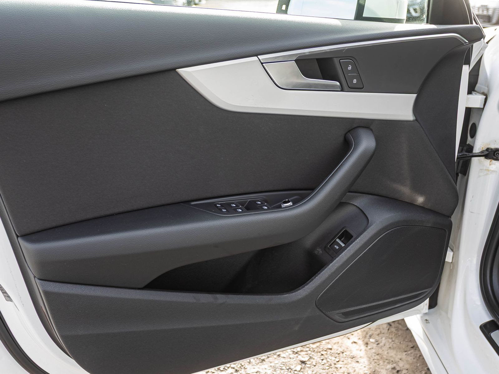 Audi A4 Avant S line 40TDI Stronic Navi LED GRA EPH