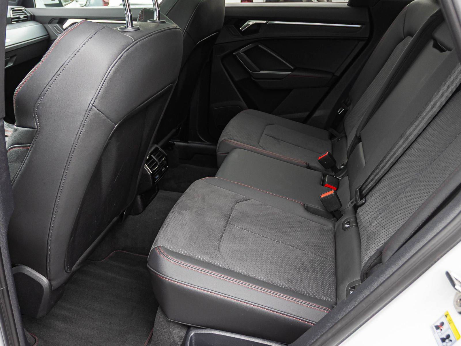 Audi Q3 Sline 35TDI Stronic Navi LED Panorama ACC AHK