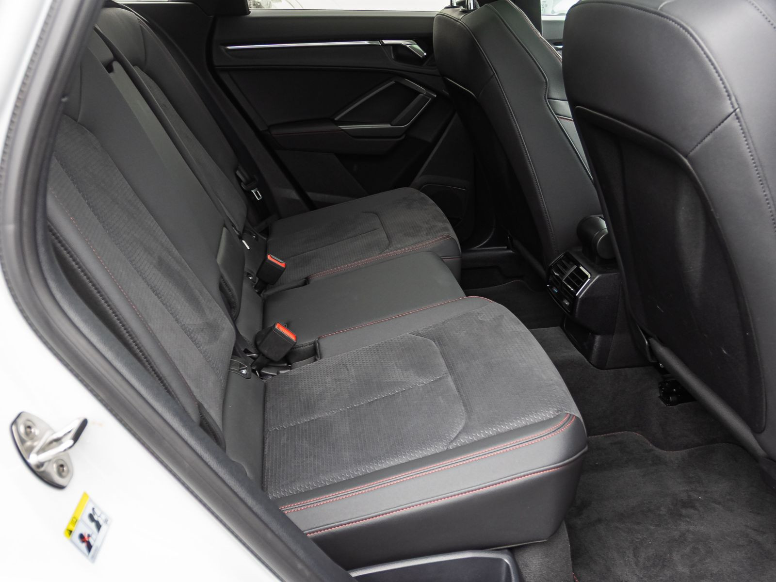 Audi Q3 Sline 35TDI Stronic Navi LED Panorama ACC AHK