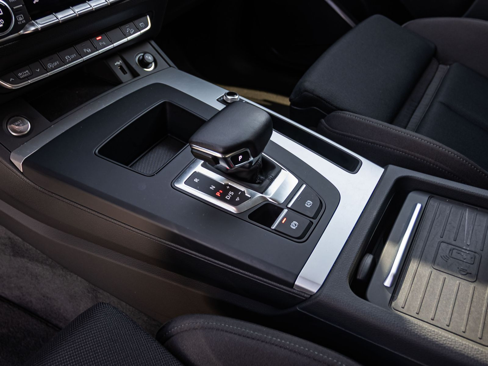 Audi Q5 Advanced 40TDI qu Navi LED HuD Panorama ACC