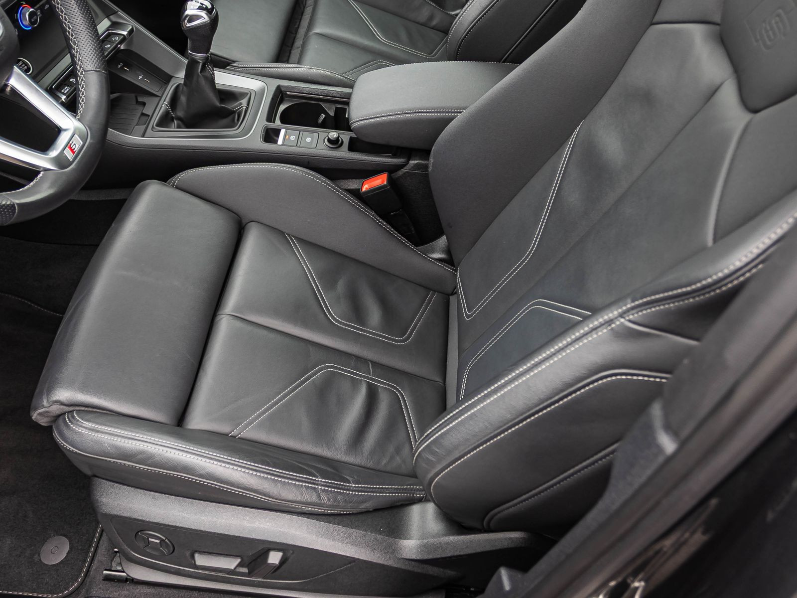 Audi Q3 Sportback S line 35TFSI Matrix SONOS Panorama