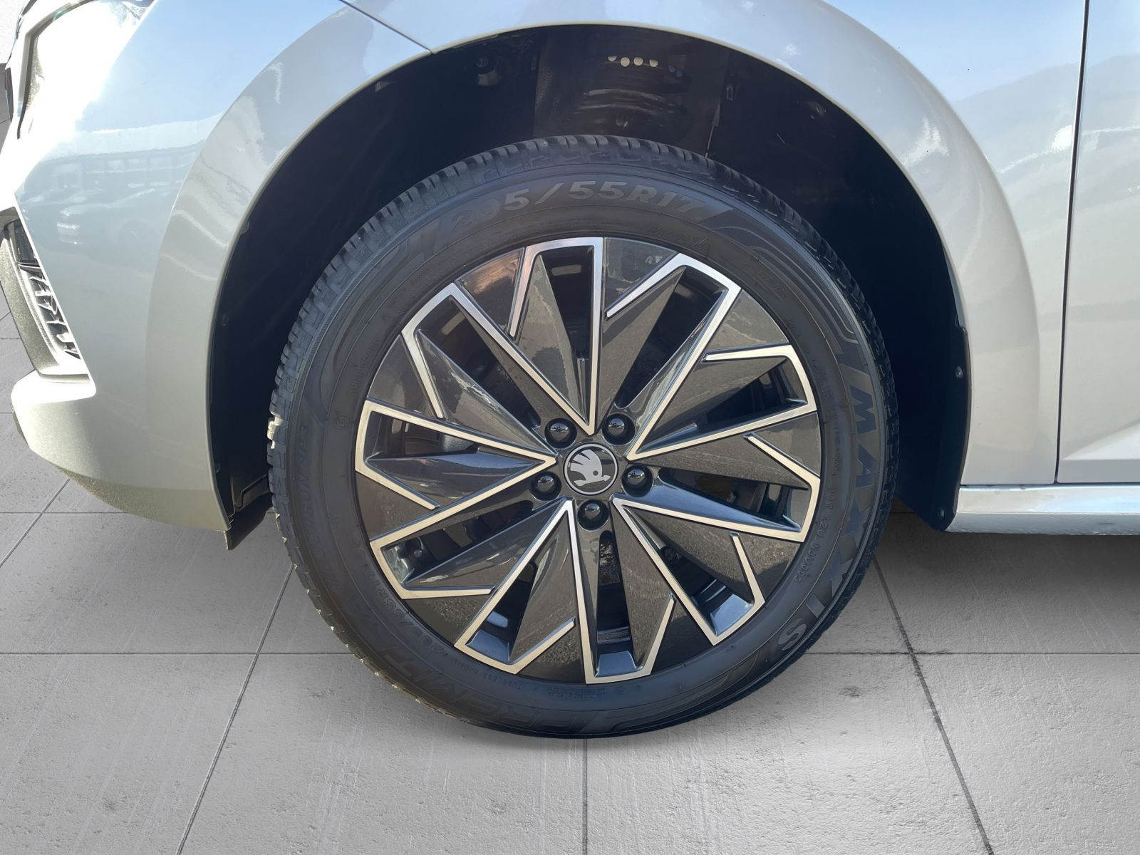 Skoda Kamiq Tour 1.0 TSI Navi LED EPH ACC