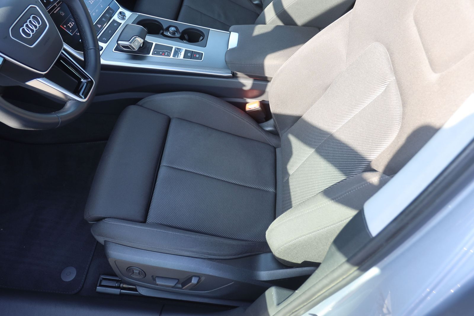 Audi A6 sport 40TDI qu Navi LED HuD Standhzg ACC AHK