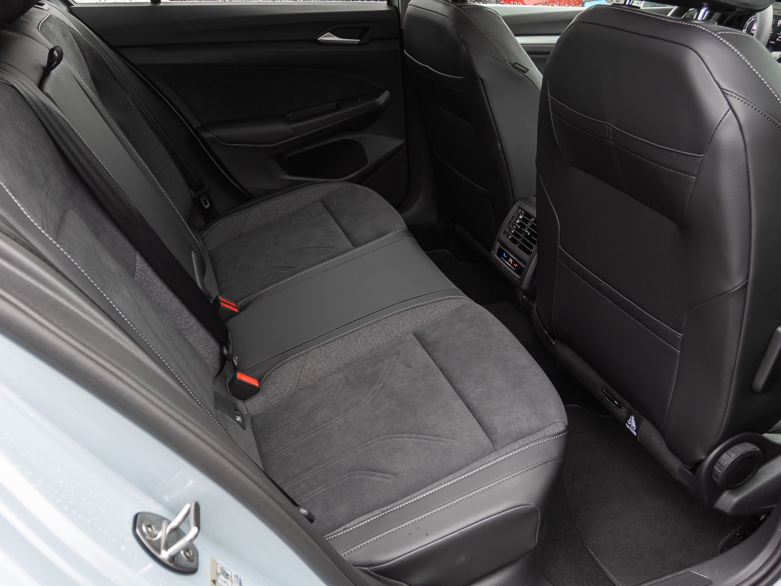 Volkswagen Golf VIII Style 1.5 eTSI DSG Matrix Panorama ACC
