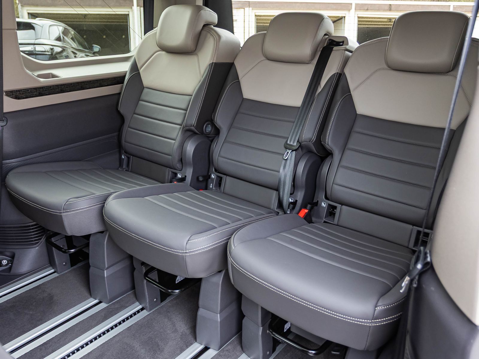 Volkswagen Multivan Life 1.4 eHybrid Navi Matrix HuD Panorama