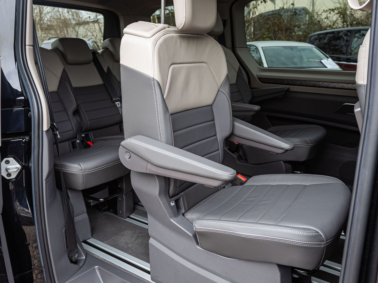 Volkswagen Multivan Life 1.4 eHybrid Navi Matrix HuD Panorama