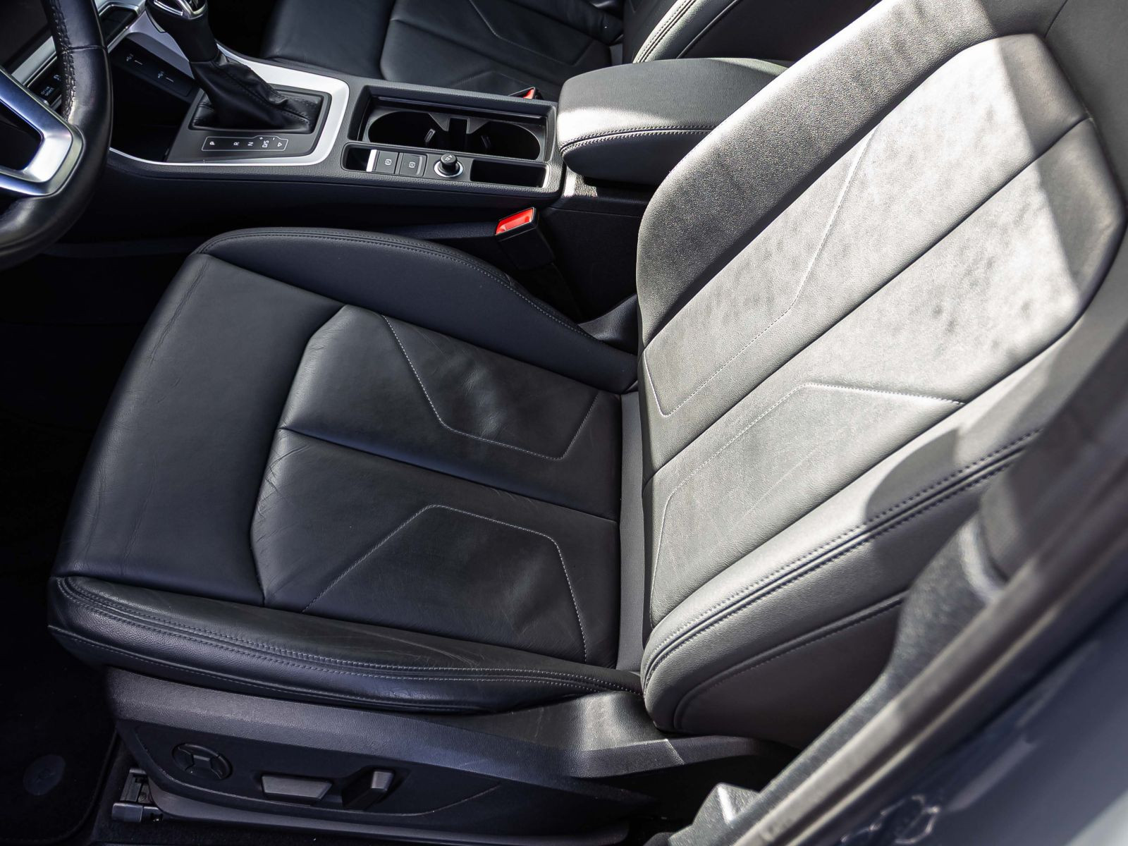 Audi Q3 advanced 40TDI qu. Stronic Navi LED GRA EPH