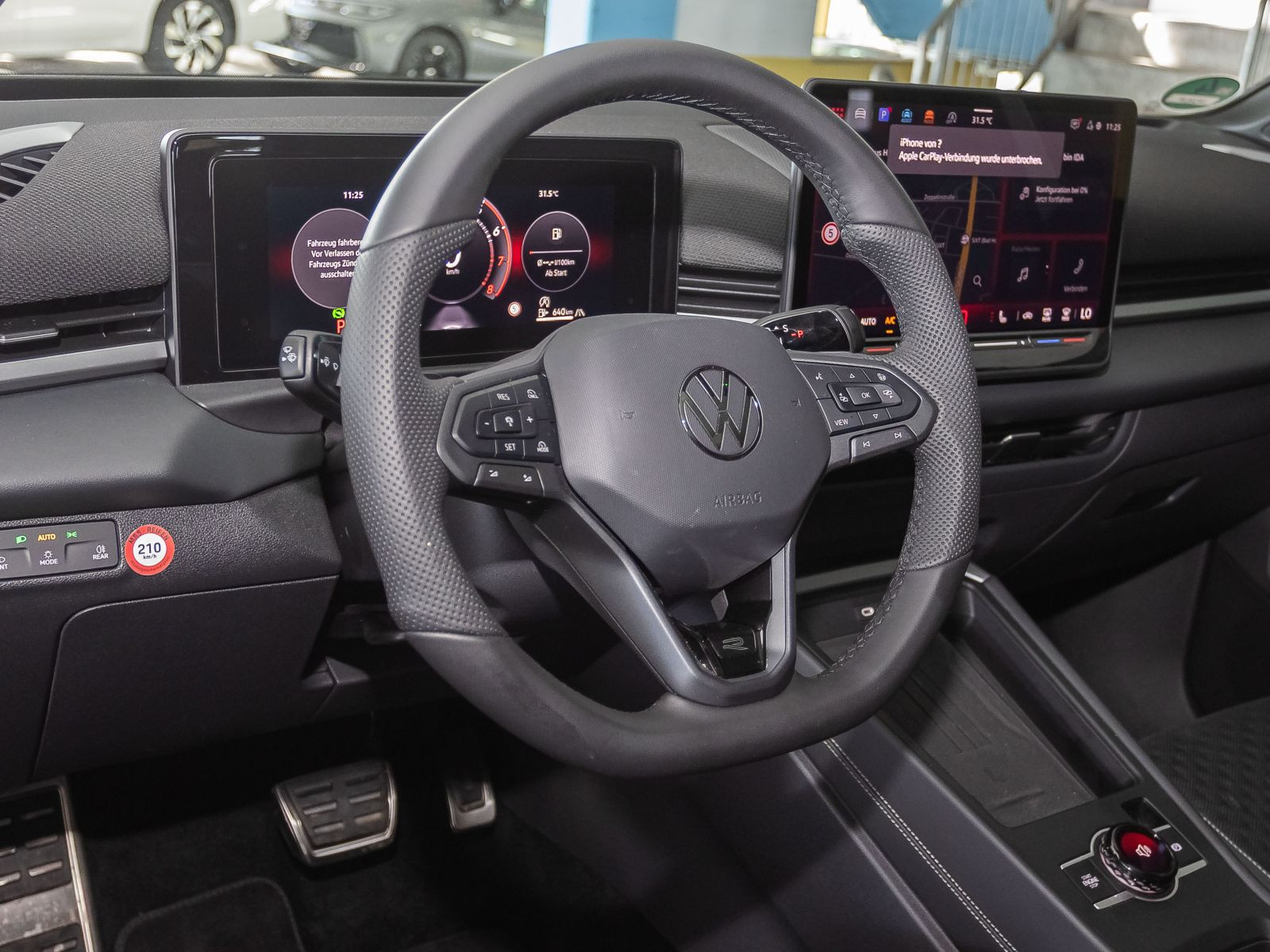 Volkswagen T-Roc R-Line 1.5 eTSI DSG Navi Matrix HuD Panorama AHK