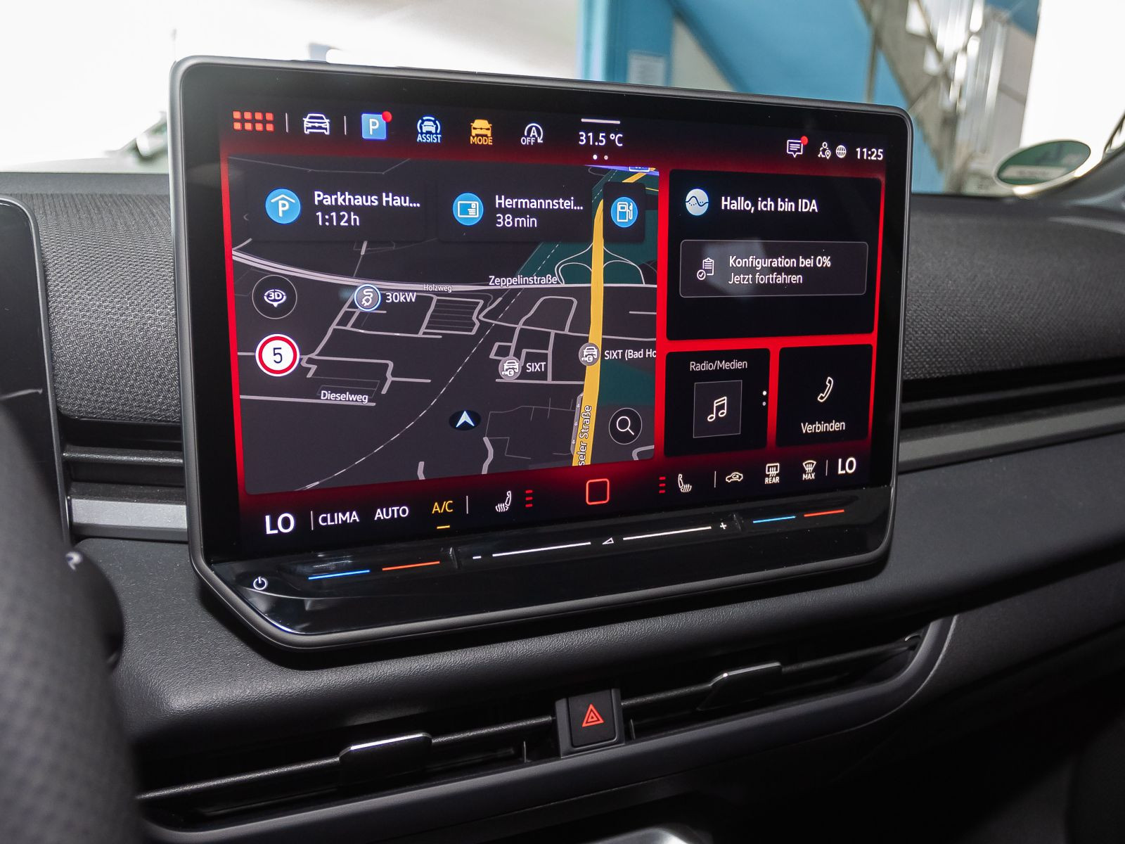 Volkswagen T-Roc R-Line 1.5 eTSI DSG Navi Matrix HuD Panorama AHK