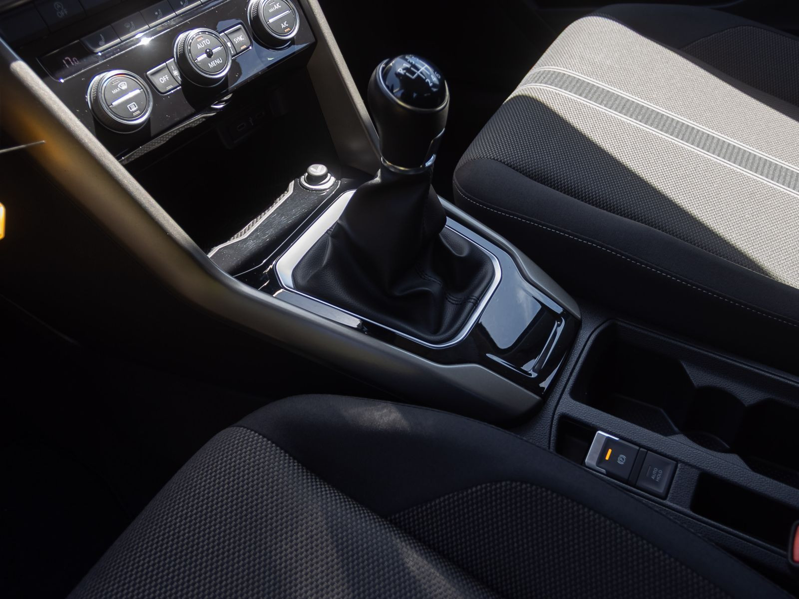 Volkswagen T-Roc Style 1.0TSI Navi LED ACC EPH CarPlay DAB