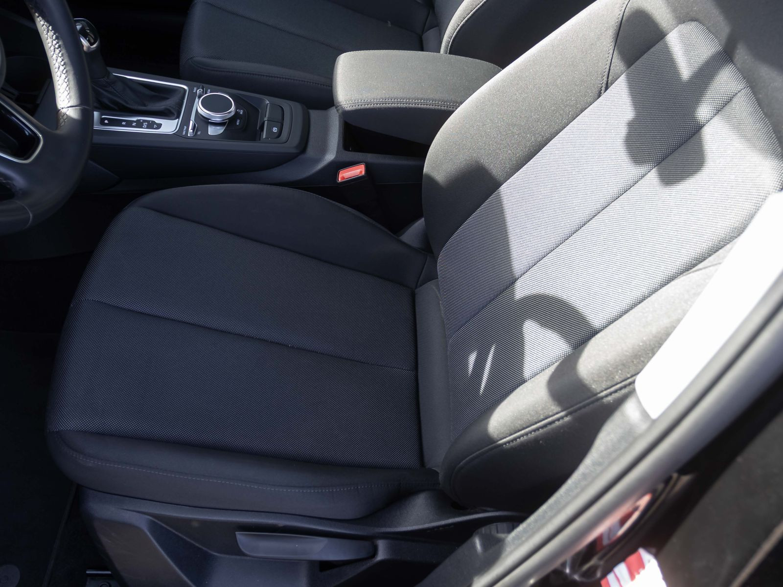 Audi Q2 35TFSI Stronic LED GRA EPH CarPlay DAB