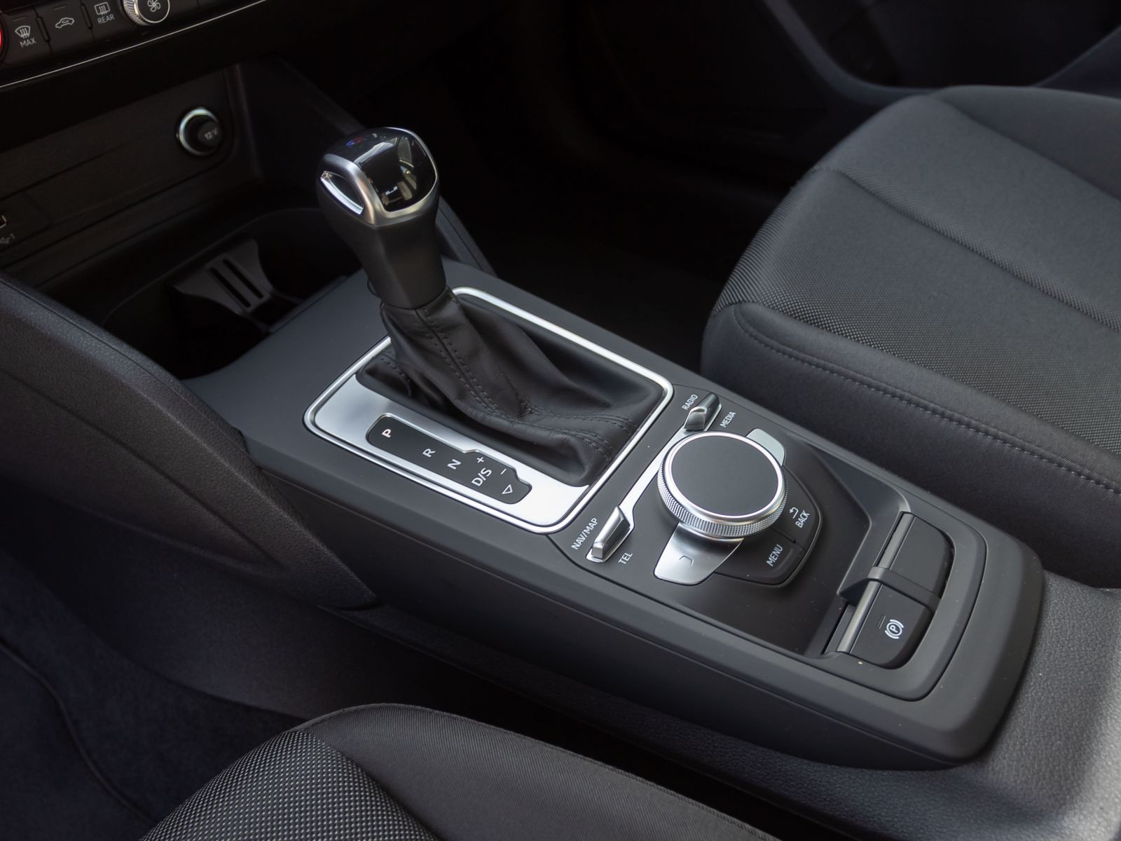 Audi Q2 35TFSI Stronic LED GRA EPH CarPlay DAB