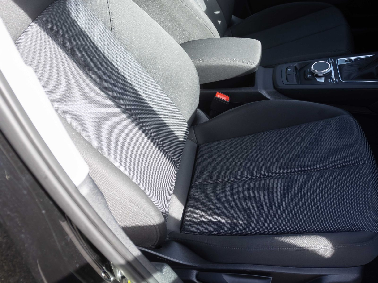 Audi Q2 35TFSI Stronic LED GRA EPH CarPlay DAB