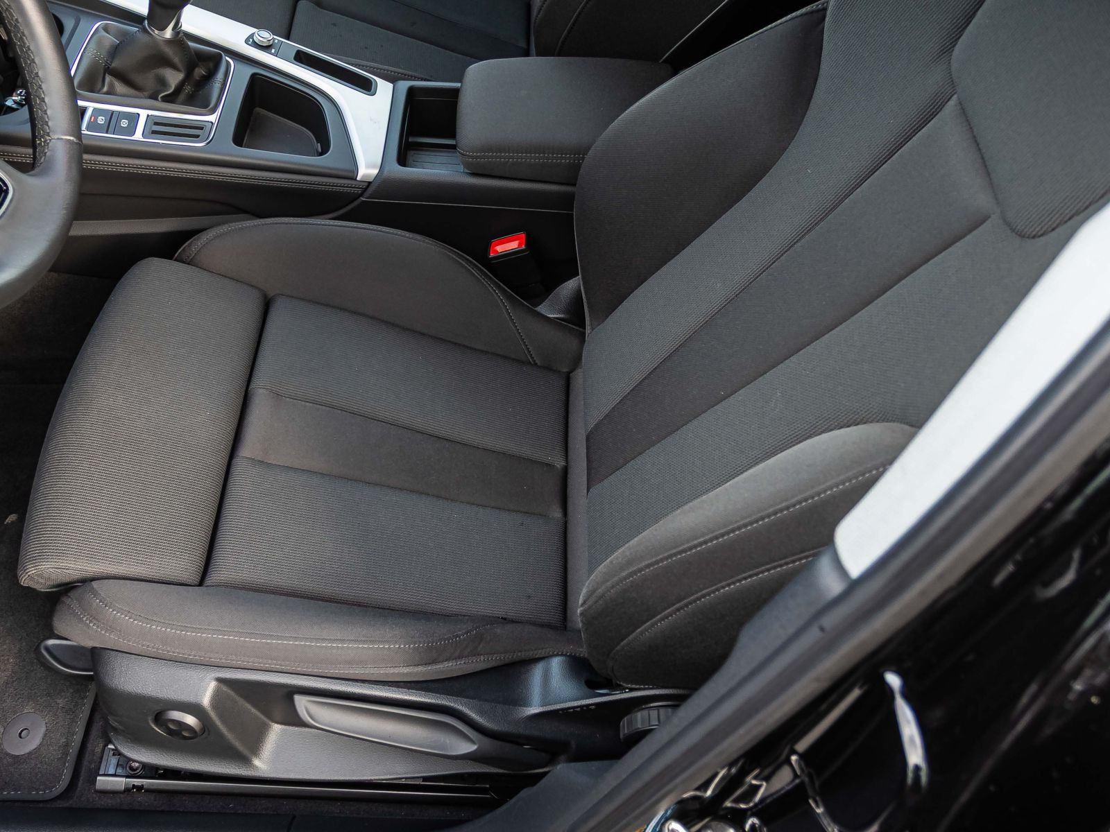 Audi A4 Avant Advanced 35TFSI Navi LED GRA EPH DAB