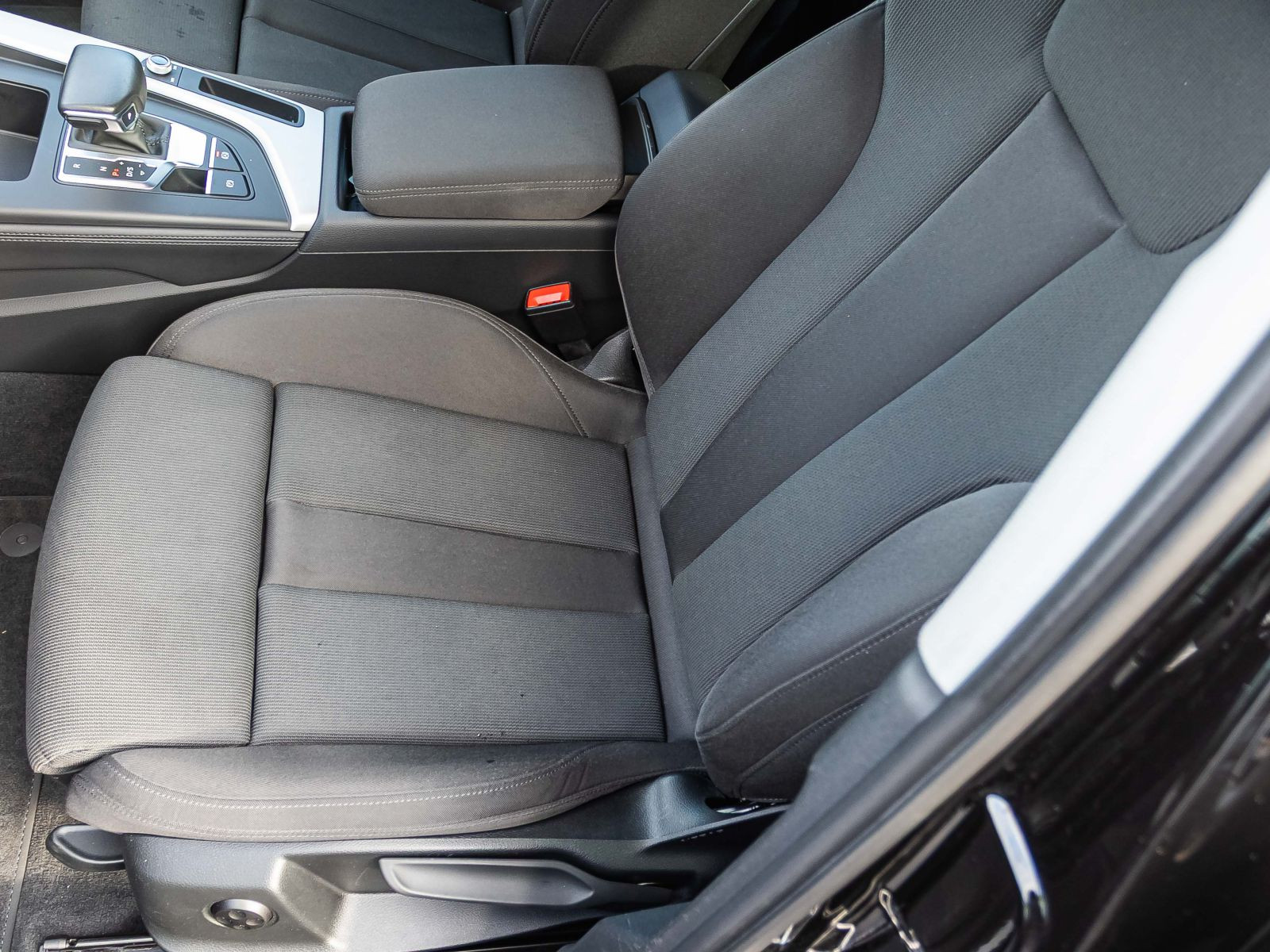 Audi A4 Avant Advanced 35TFSI Stronic Navi LED GRA EPH