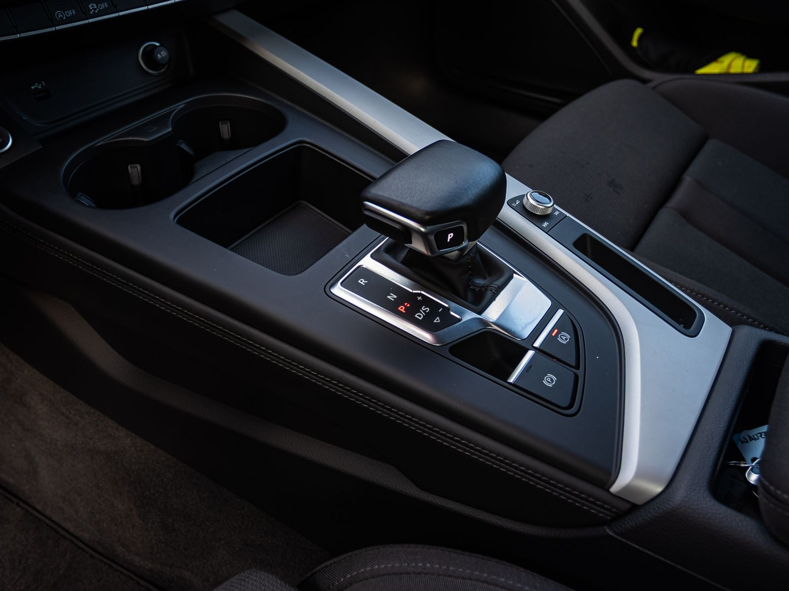 Audi A4 Avant Advanced 35TFSI Stronic Navi LED GRA EPH