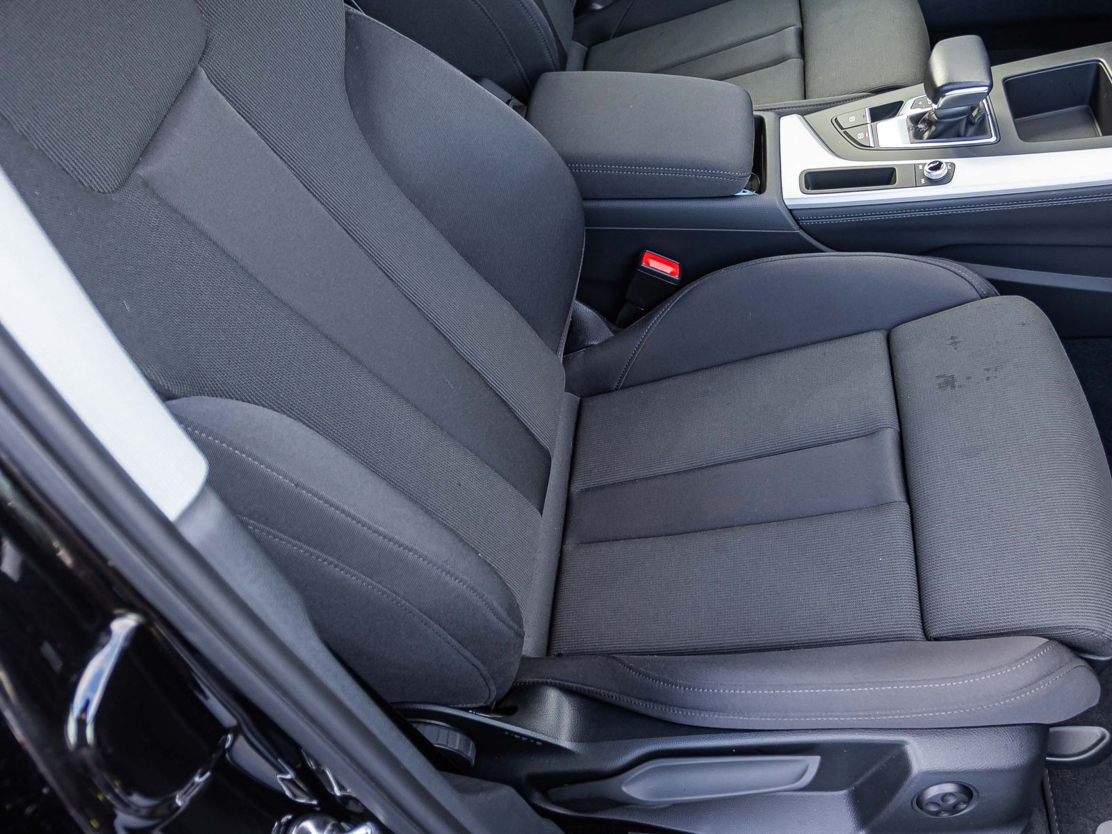 Audi A4 Avant Advanced 35TFSI Stronic Navi LED GRA EPH