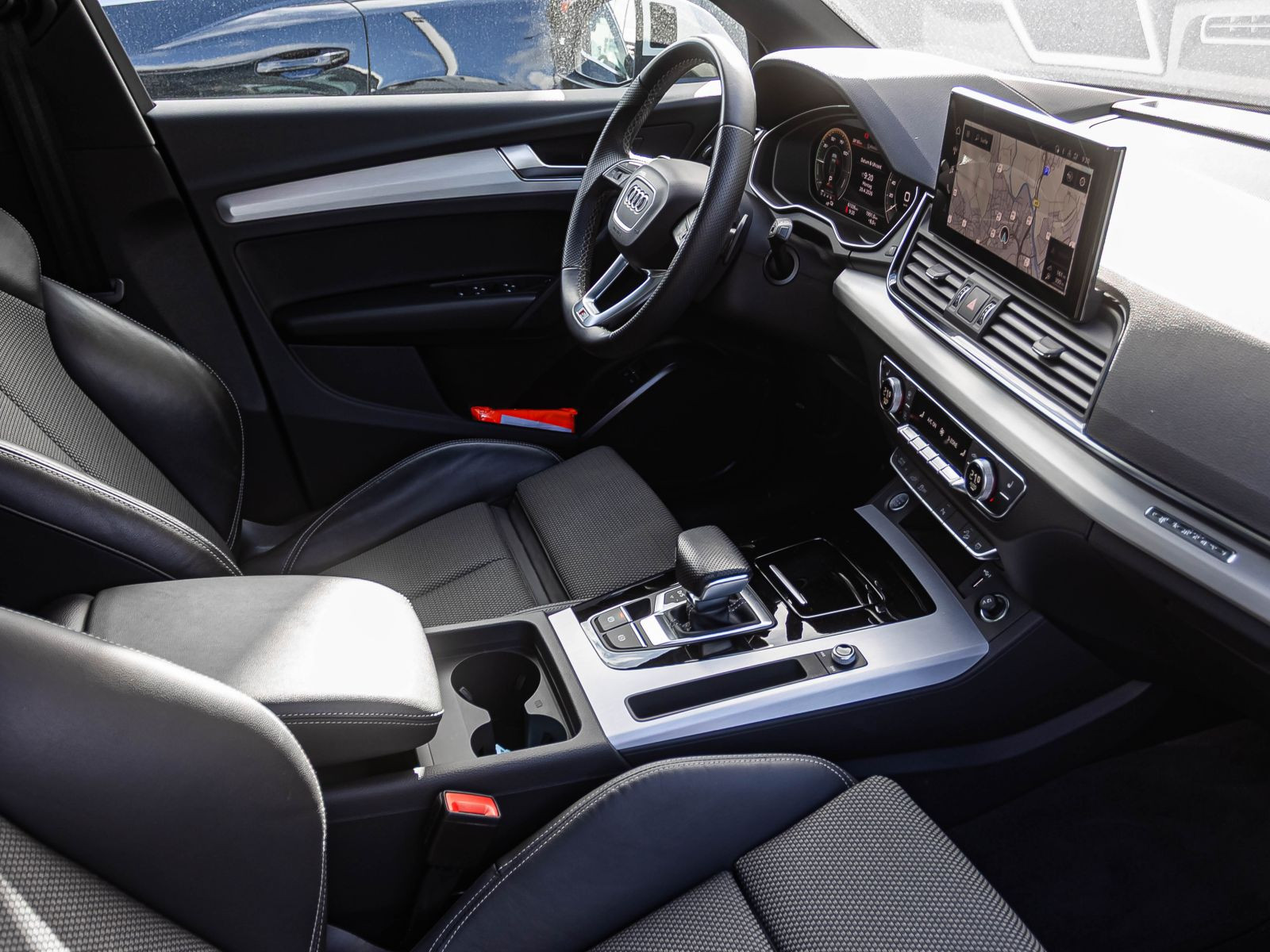 Audi Q5 S line 50TFSIe qu HuD Luftfahrwerk Panorama