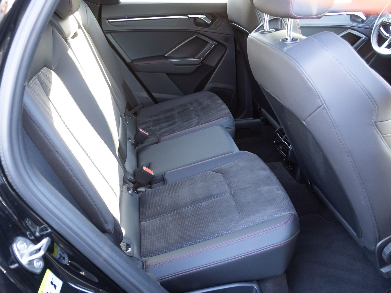 Audi Q3 Sportback S line 45TFSIe Navi LED ACC EPH DAB