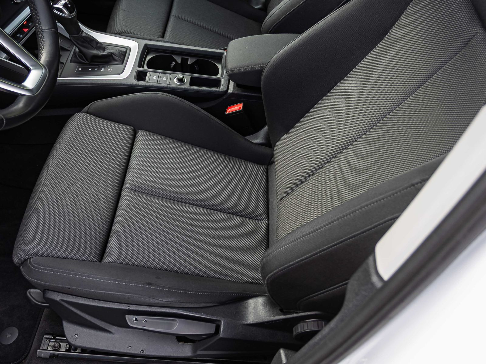 Audi Q3 advanced 40TFSI qu Stronic Navi LED GRA EPH