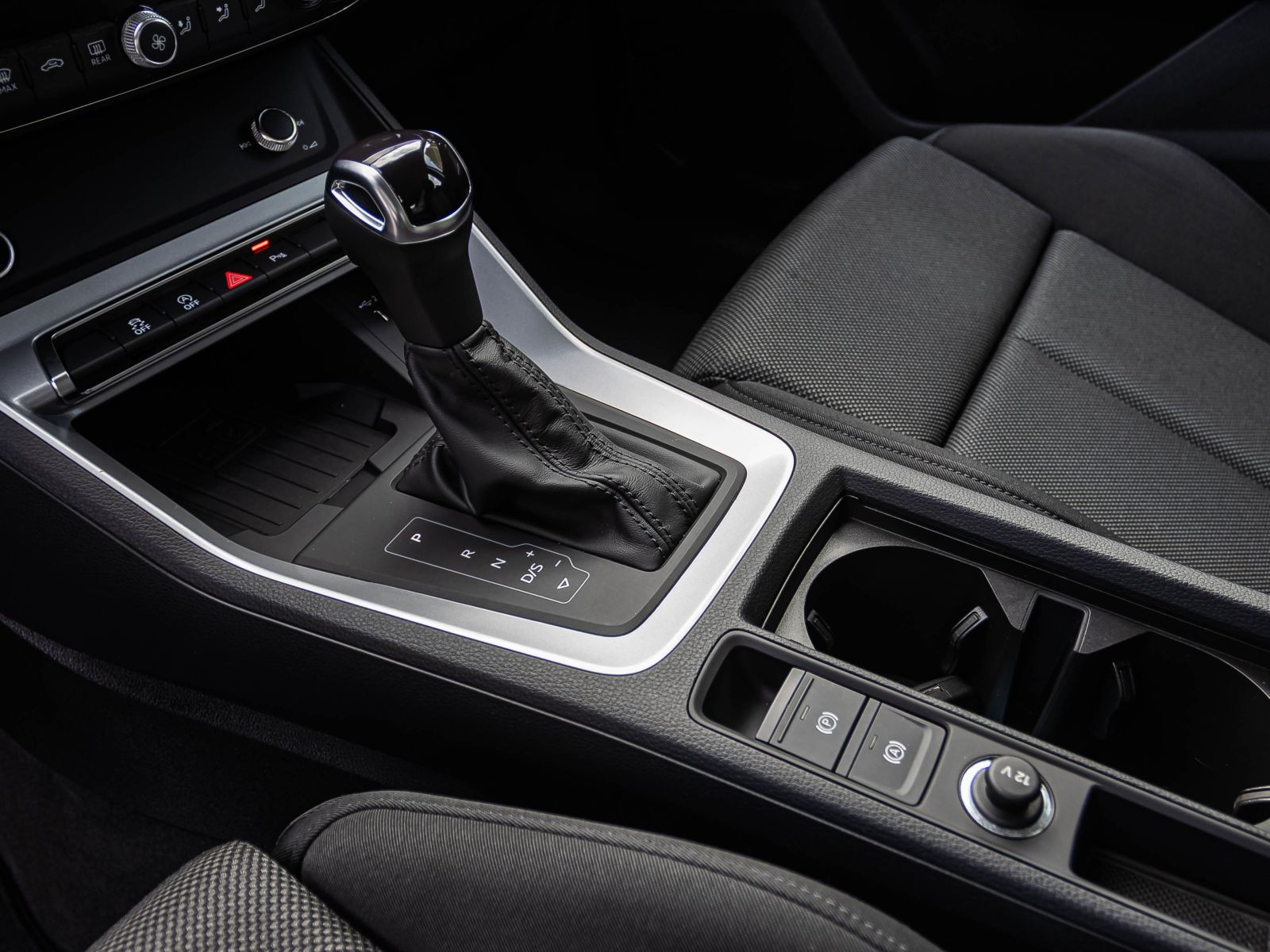 Audi Q3 advanced 40TFSI qu Stronic Navi LED GRA EPH