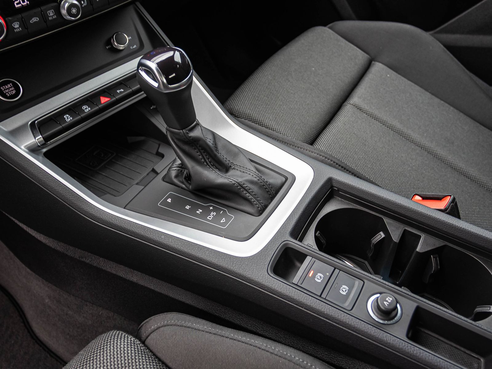 Audi Q3 advanced 40TFSI qu Stronic Navi LED GRA EPH