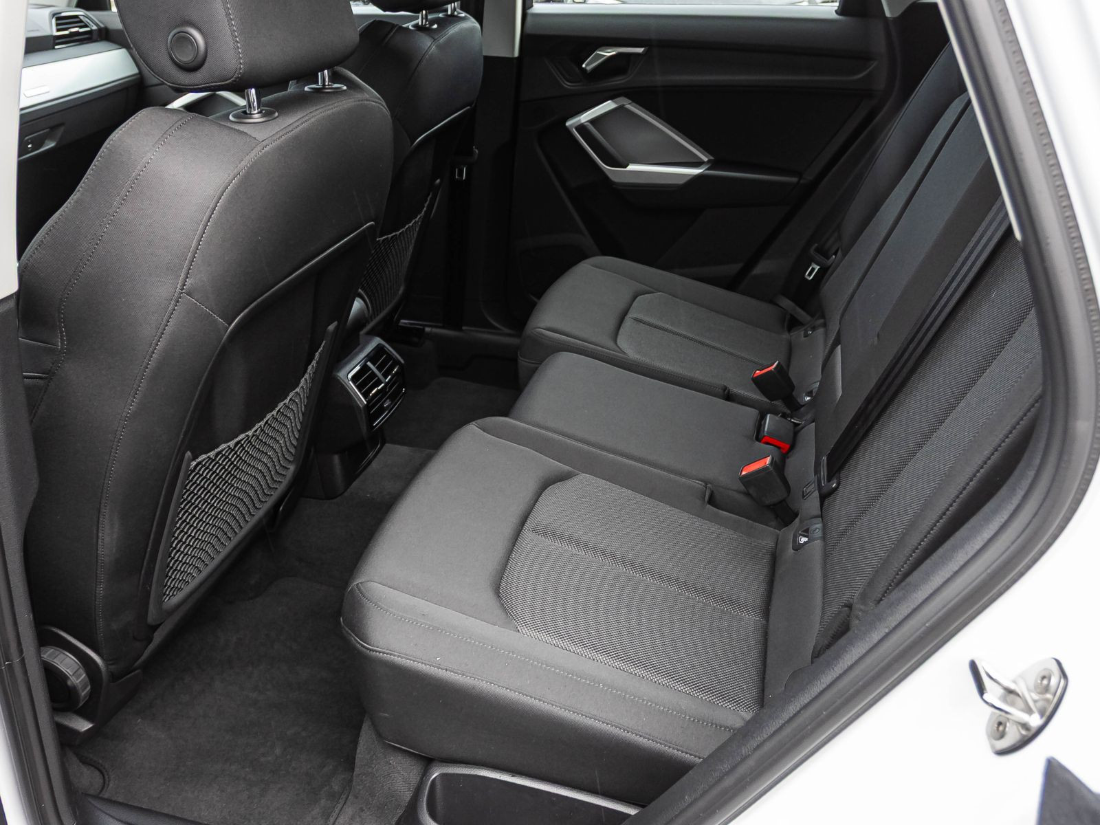 Audi Q3 advanced 40TFSI qu Stronic Navi LED GRA EPH