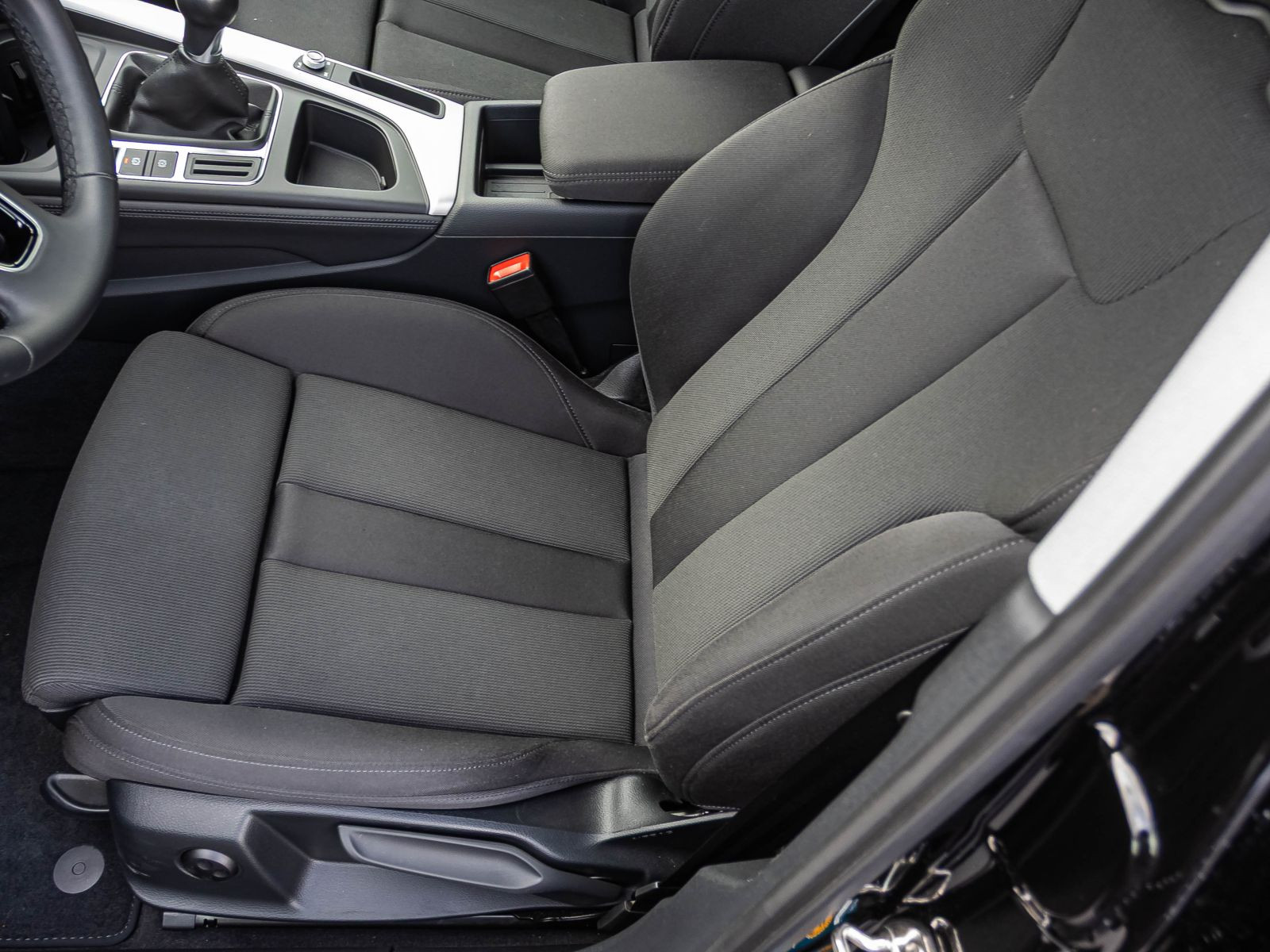 Audi A4 Avant Advanced 35TFSI Navi LED GRA EPH DAB