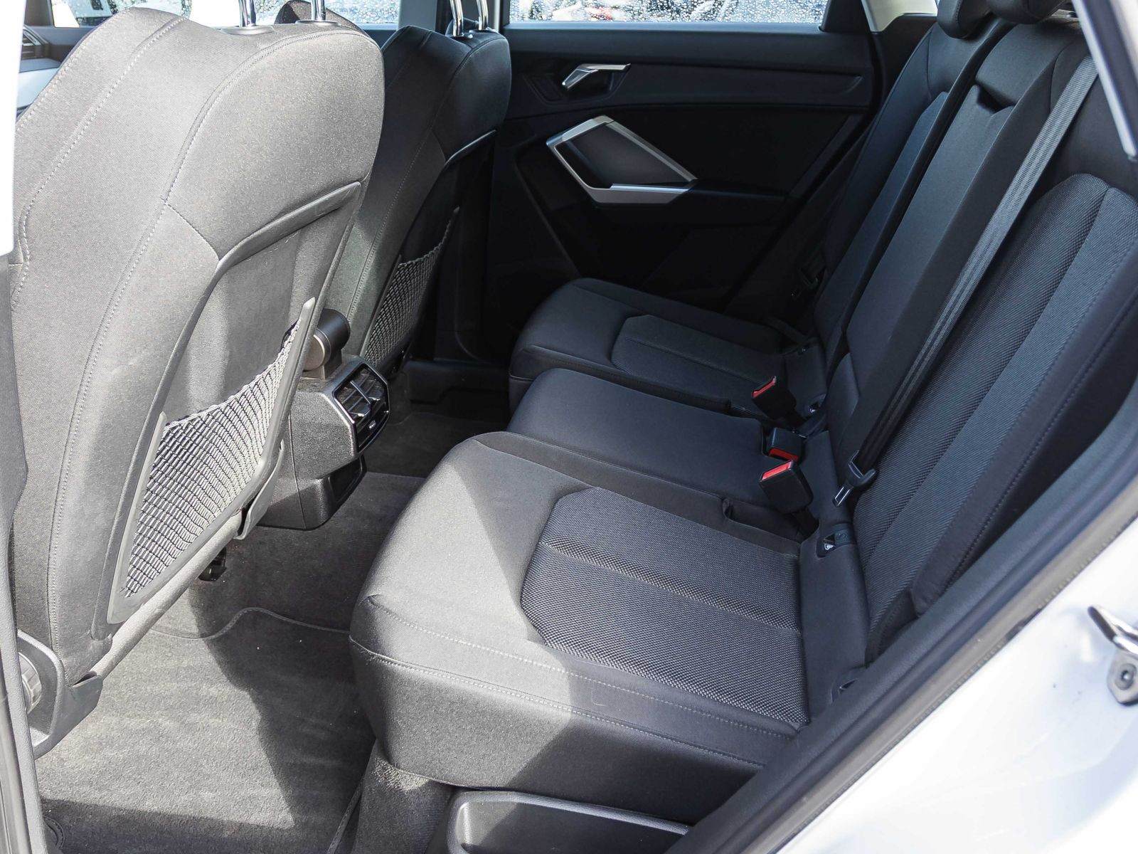 Audi Q3 advanced 40TFSI qu Stronic Navi LED GRA EPH