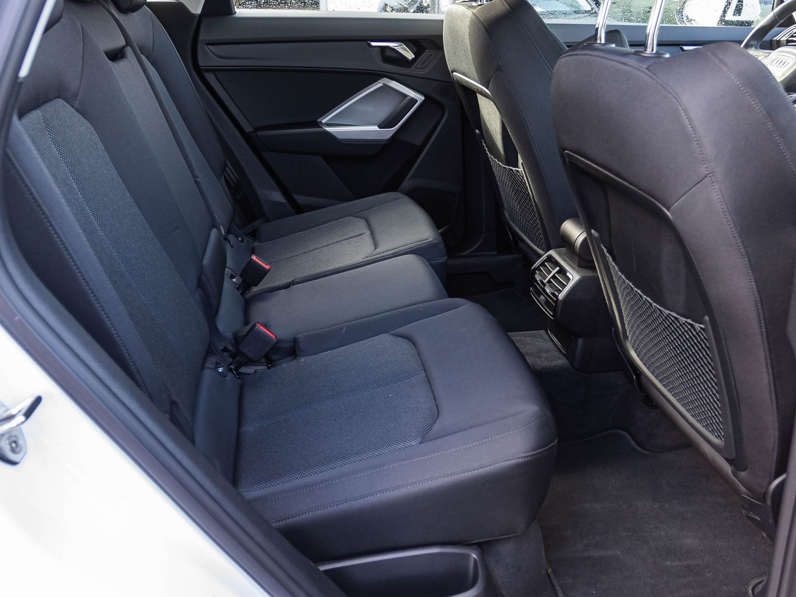 Audi Q3 advanced 40TFSI qu Stronic Navi LED GRA EPH