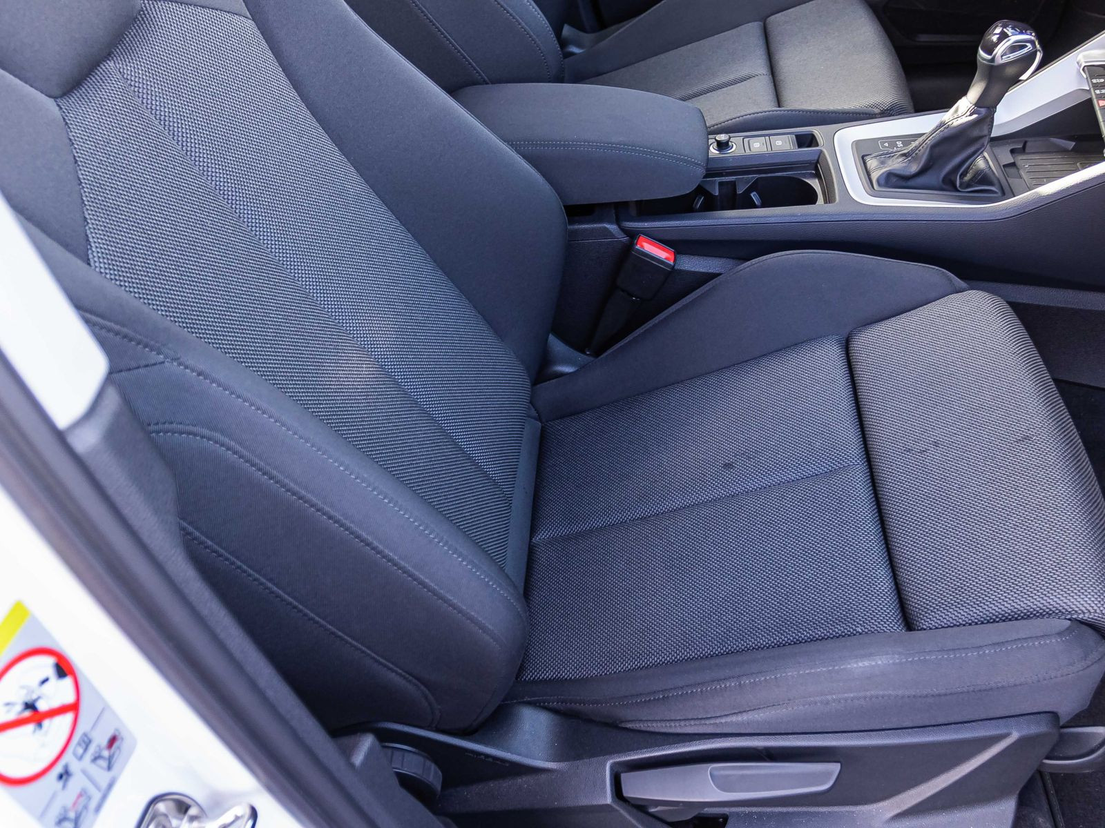 Audi Q3 advanced 40TFSI qu Stronic Navi LED GRA EPH