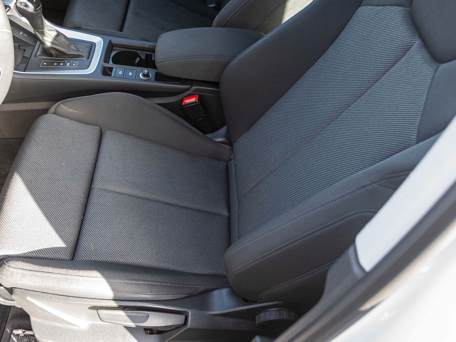 Audi Q3 advanced 40TFSI qu Stronic Navi LED GRA EPH