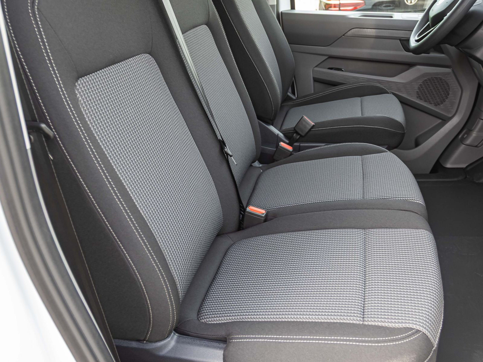 Volkswagen Transporter Kasten 2.0 TDI LR LED GRA AHK EPH