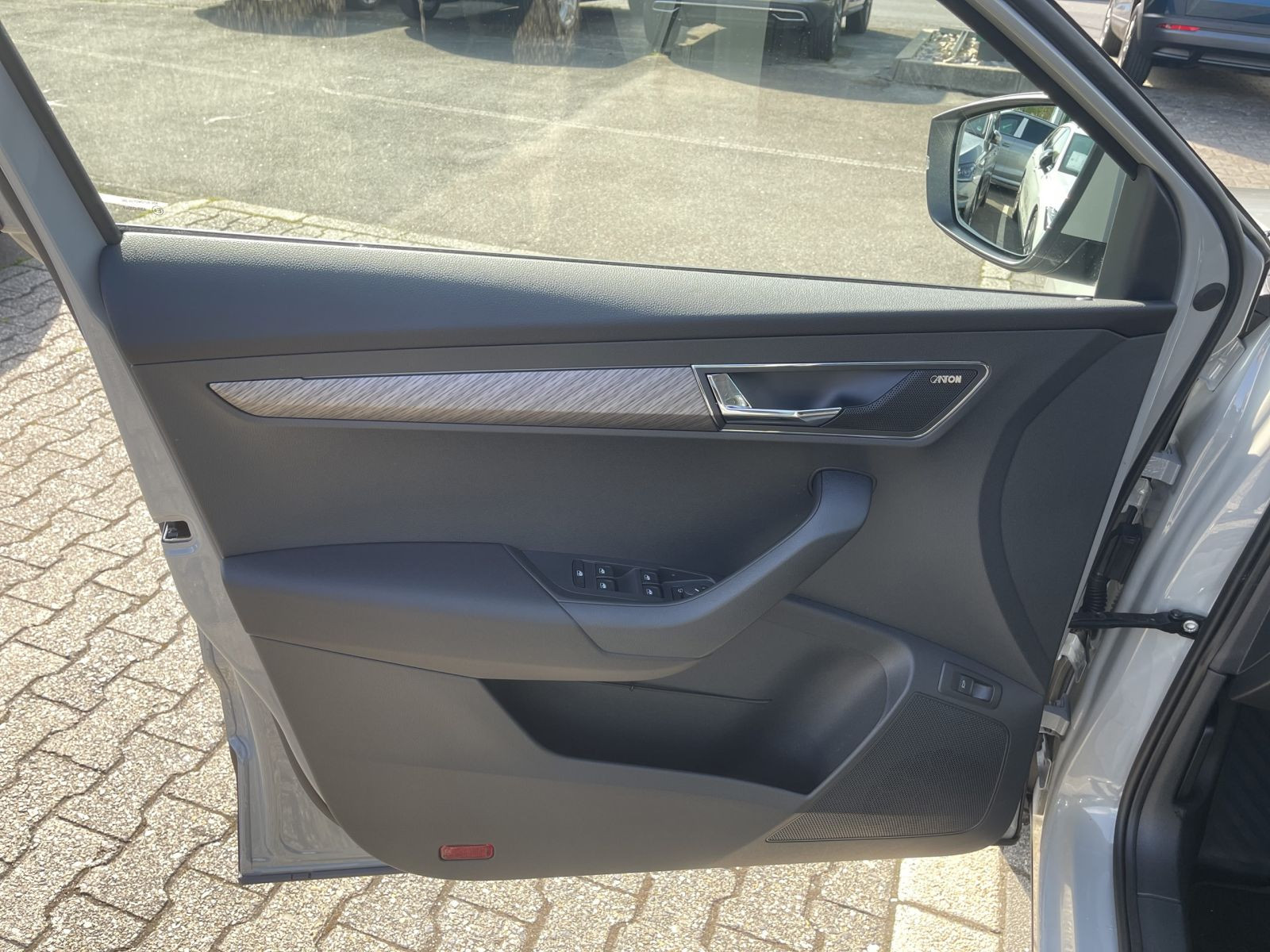 Skoda Karoq Tour 2.0 TDI DSG ACC Navi LED EPH AHK