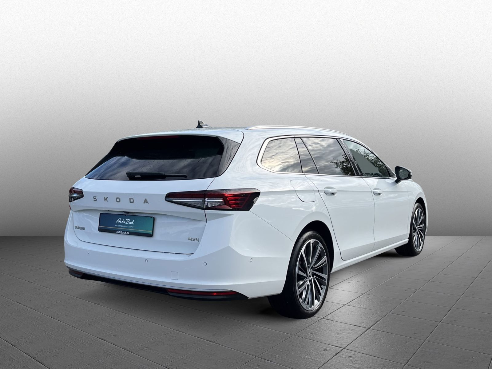 Skoda Superb Combi L&K 2,0TDI 4x4 DSG Navi ACC HuD AHK